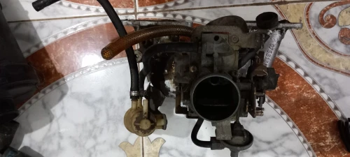 carburateur moteur essence Peugeot 205 junior