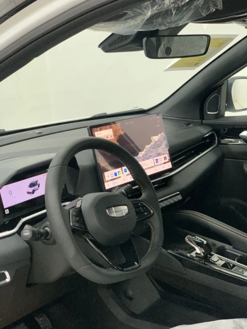 Geely Coolray 2026 