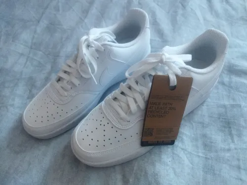 Baskets Nike blanches neuves 