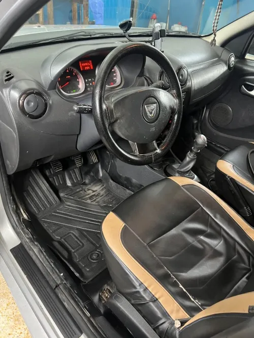 Dacia Duster 2011 