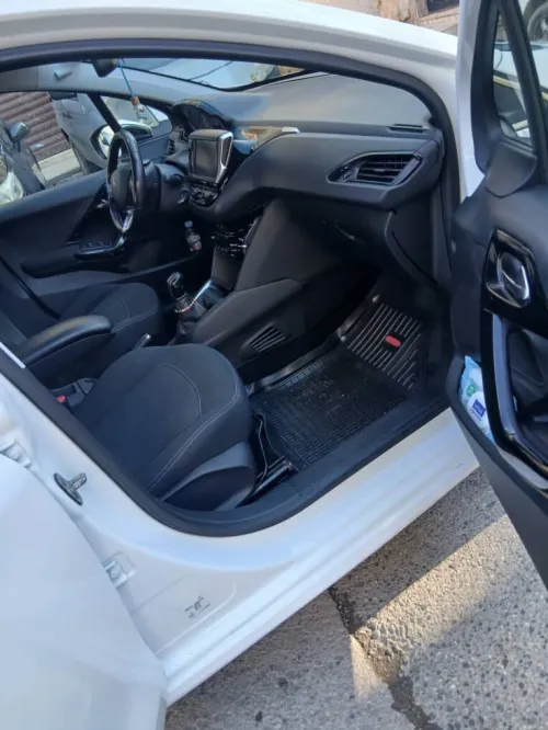 Peugeot 208 2019 Allure Facelift