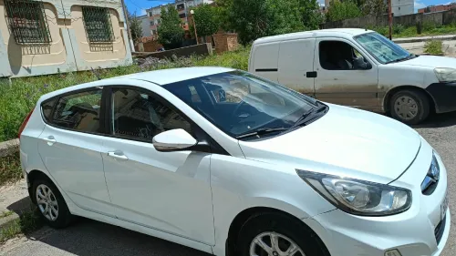 Hyundai Accent RB  4 portes 2012 Accent RB  4 portes