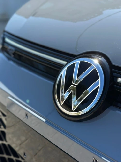 Volkswagen Golf 8 2025 R Black Edition 