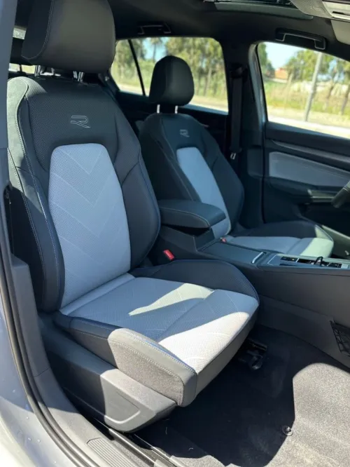 Volkswagen Golf 8 2025 R Black Edition 