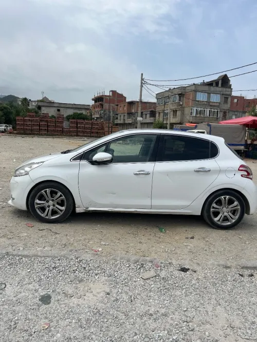 Peugeot 208 2013 Allure