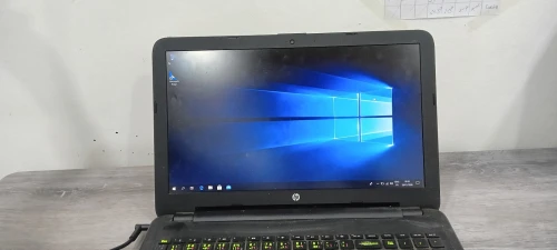 HP 250 G4 Core i3 5e Gen / RAM 4Go / Écran 15.6"