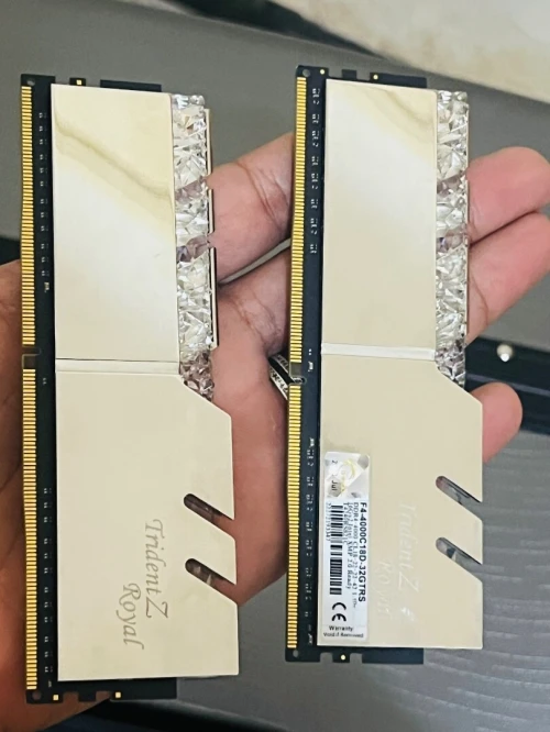 RAM 4000 16x2 G SKILL trident Z royal gold