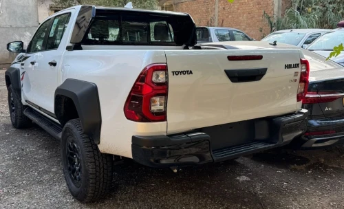 Toyota Revo  2025 GR
