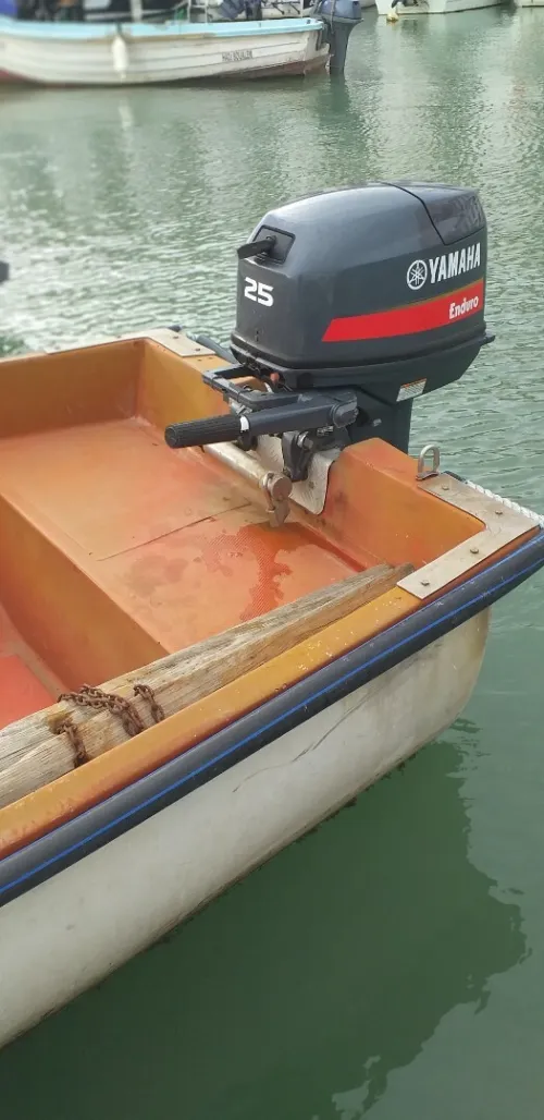 Barque ecorep 4,80 m solide en bon etat papier en regle