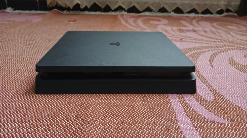 PS4 SLIM ONLINE VERSION 13.02 + MANETTE ORIGINAL + 2 CD ORIGINAL