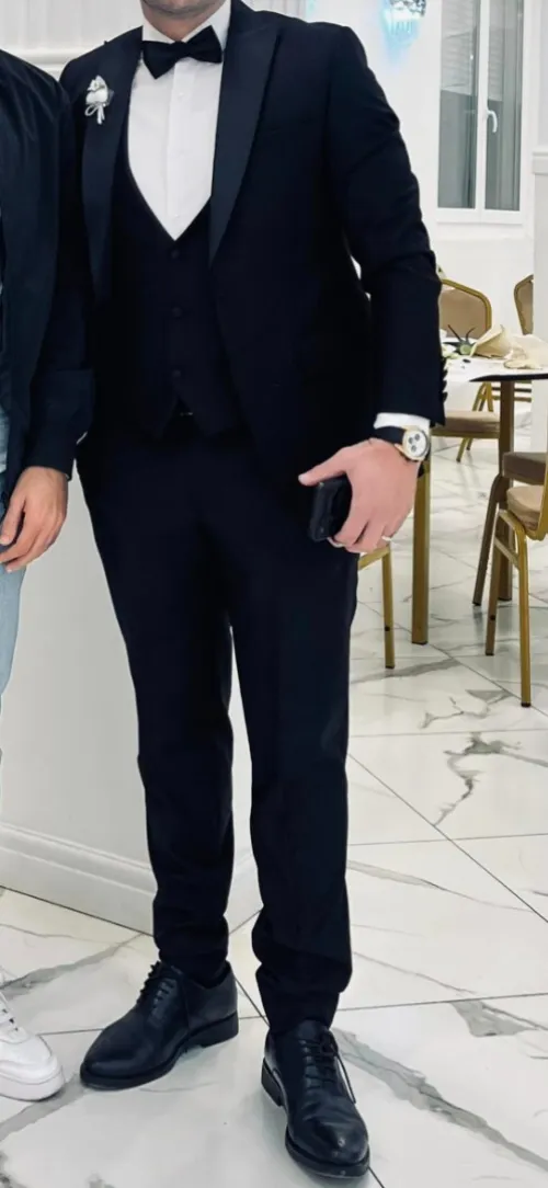Costume noir 5 pièces neuf (jdida)  taille 50 utilisé  3h c tt  Hadja chaba o qualité
