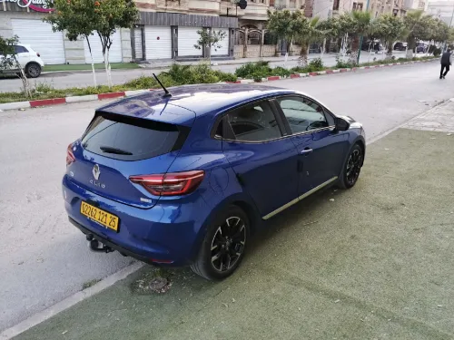 Renault Clio 5 hibryd 2021 E-TECH
