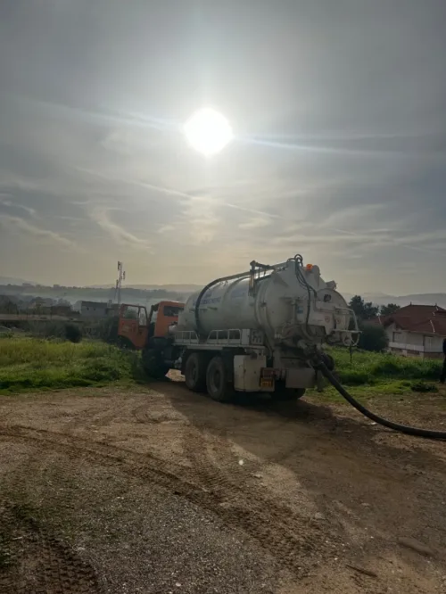 Camion vidange nettoyage débouchage 