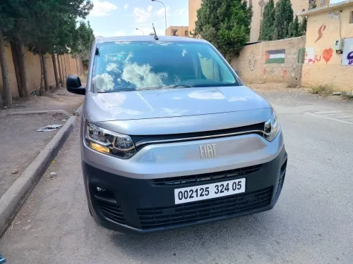 Fiat Doblo 2024 02 places