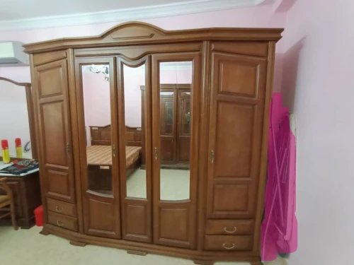 Chambre à coucher complète en bois hêtre  Très bon état