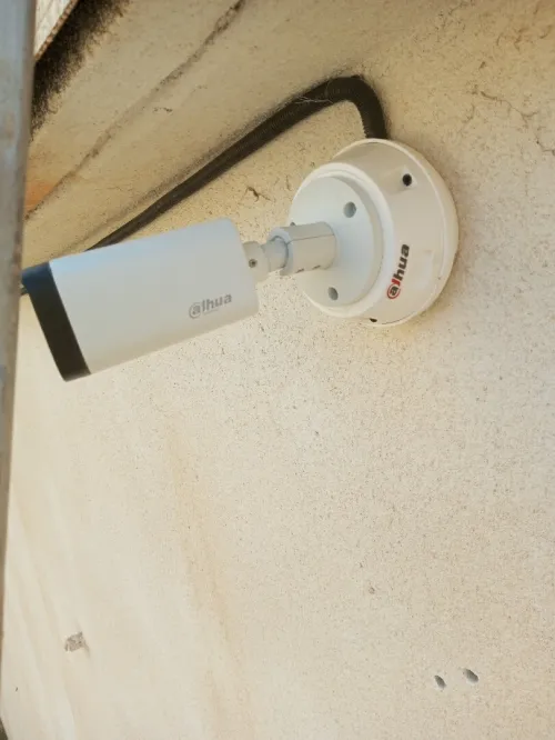 Installation et réparation تركيب وإصلاح كاميرات المراقبة