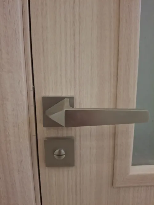 Porte wpc résistant à l'eau 