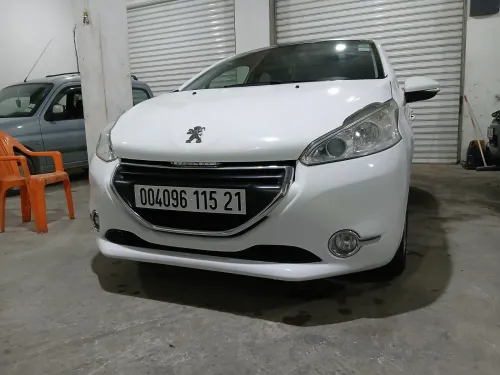 Peugeot 208 2015 Allure