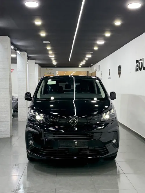Peugeot Traveller 2025 Business Pack