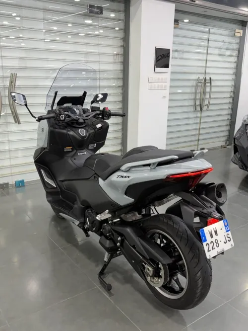 Yamaha T max tech 2025