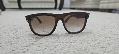 Ray-Ban