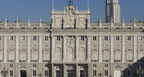Voyage organisée en Espagne qui fait (Madrid, Andalousie et Tolède) le prix est de 297 700 dzd 