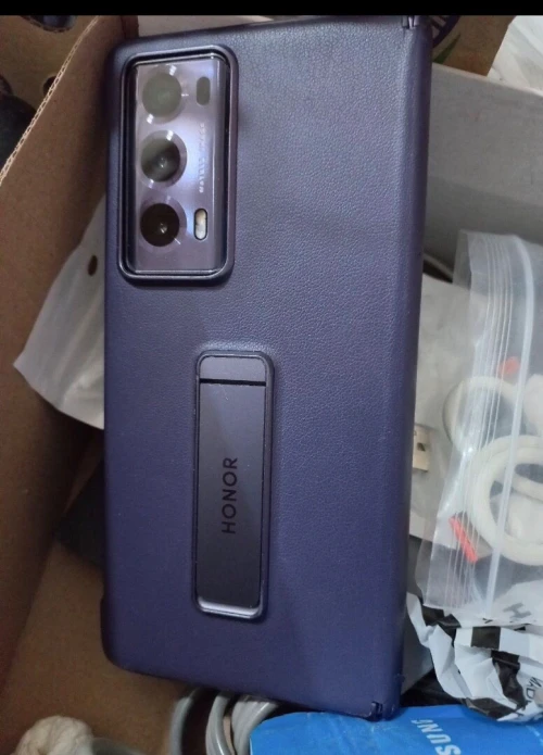Honor Magic V2