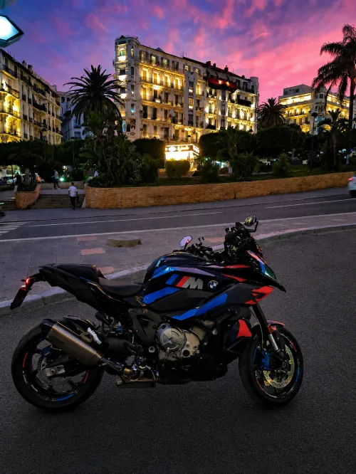 BMW M1000 XR 2025