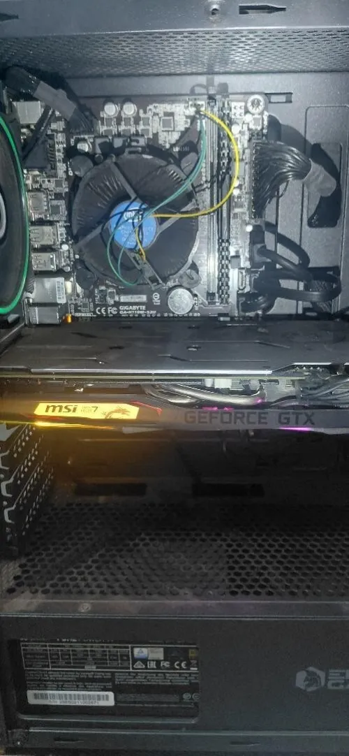 Pc gamer Gtx 1660 ti / i5 7400 / 16 gb ddr4 / 2to hdd / 120 go ssd sata / 650w 80+ gold