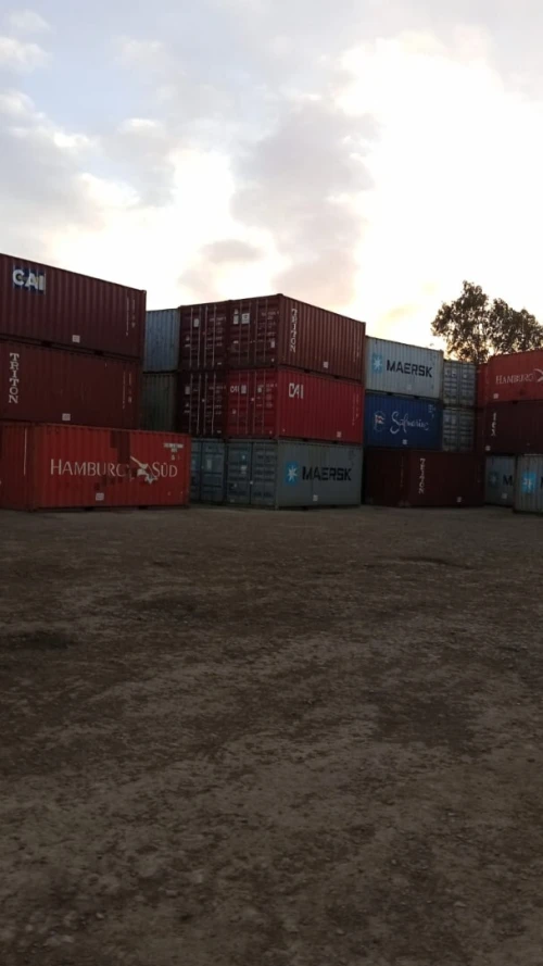Dépôt de stockage de conteneurs