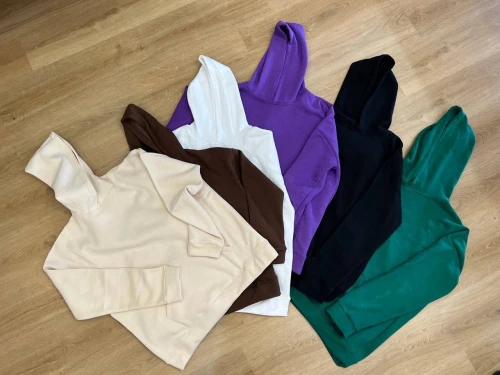Hoodies and sweatshirts 