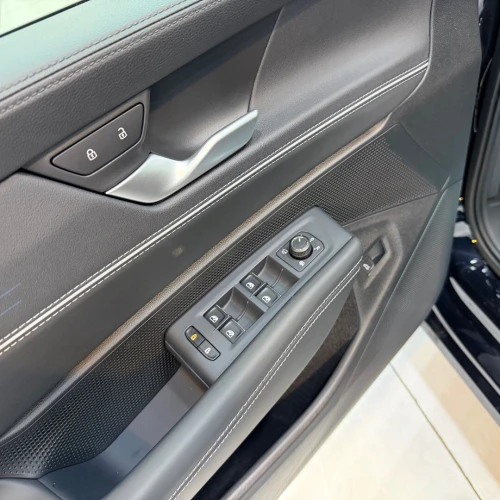 Volkswagen Passat 2025 Pro