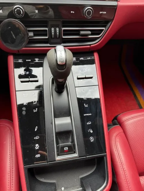 Porsche Macan 2024 Macan t