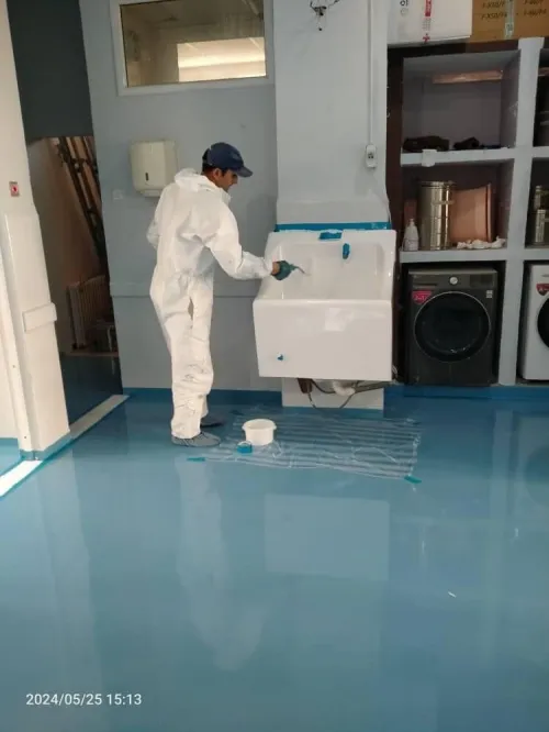 Peinture pour faïence et peinture pour aluminium 