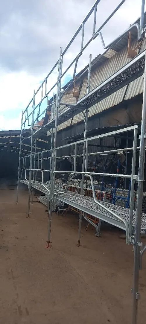  Échafaudage en acier galvanisé - Métallique extérieur - échafaudage de facade