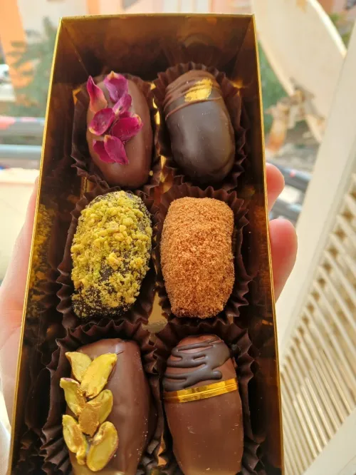 حلويات جزائرية تقليدية للأفراح والمناسبات . Dattes fourrées