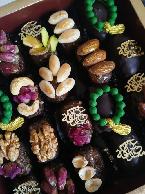 حلويات جزائرية تقليدية للأفراح والمناسبات . Dattes fourrées