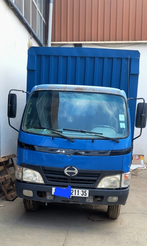 HINO CF43H 2011