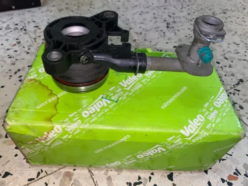 Butée et pompe embrayage clio 4