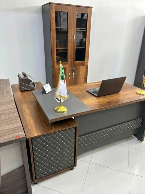 ENSEMBLE DE BUREAU CAPITONNE