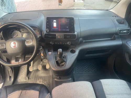 Fiat Doblo 2023 Gris sourie