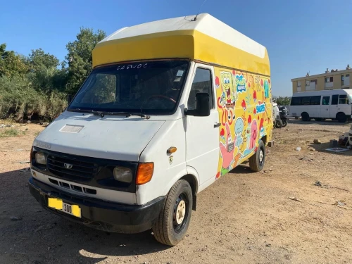 Hyundai مطعم متنقل 2000