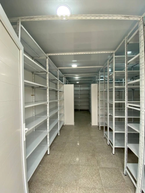ETAGERE MÉTALLIQUE ET RAYONNAGE