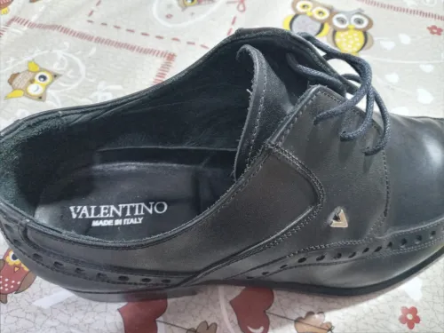 Des chaussures classiques véritable cuir originaux made in italy
