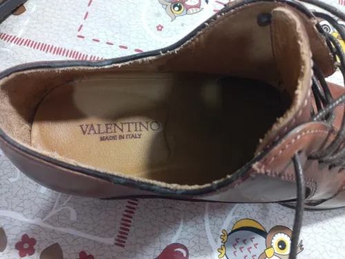 Des chaussures classiques véritable cuir originaux made in italy