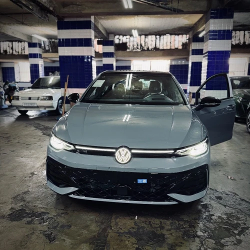 Volkswagen Golf 8 2025 R-Line