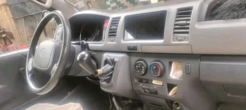 Toyota Hiace 2011