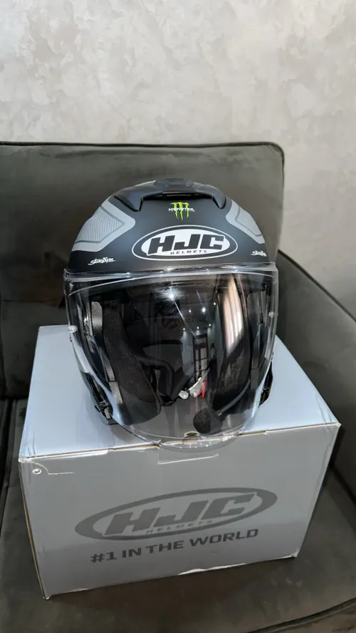 Hjc i31