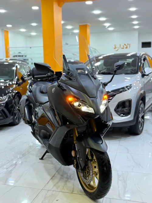Yamaha Tmax 2023