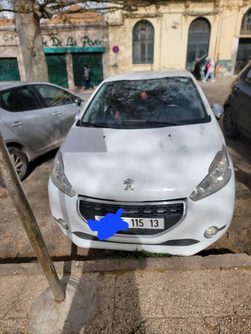 Peugeot 208 2015 Allure Facelift